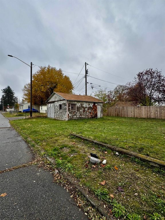5826 N Madison St, Spokane, WA 99205 photo 5