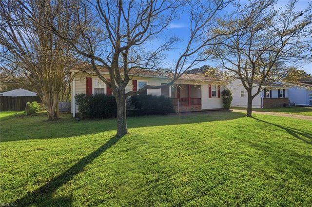 813 Carolyn DR, Chesapeake, VA 23320