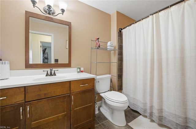 813 Carolyn DR, Chesapeake, VA 23320