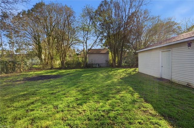 813 Carolyn DR, Chesapeake, VA 23320