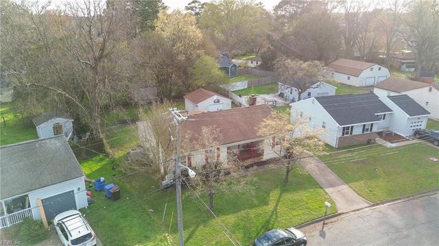 813 Carolyn DR, Chesapeake, VA 23320