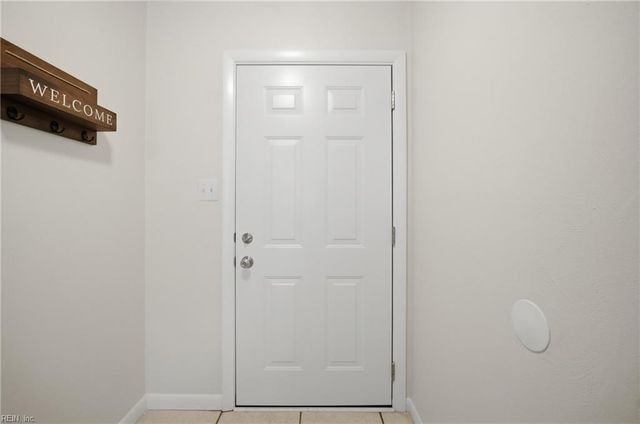 813 Carolyn DR, Chesapeake, VA 23320