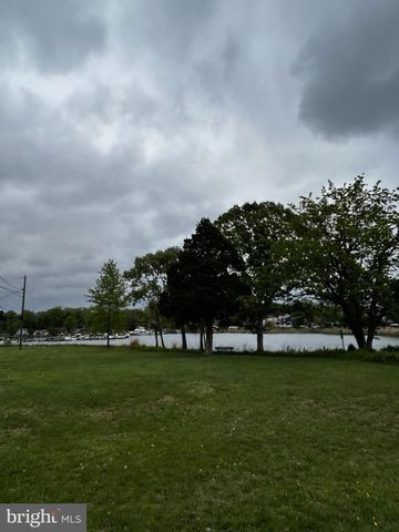 1532 MAYFIELD RD, Edgewater, MD 21037