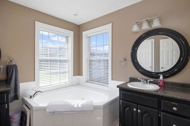 573 S Barnstable, Nixa, MO 65714