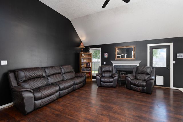 573 S Barnstable, Nixa, MO 65714