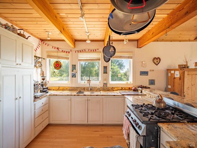 16101 Lost Creek Rd, Yorkville, CA 95494