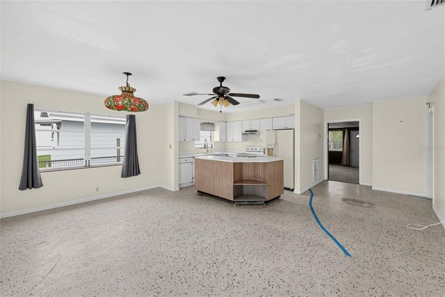 3913 W CASS STREET, Tampa, FL 33609