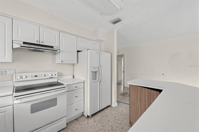 3913 W CASS STREET, Tampa, FL 33609