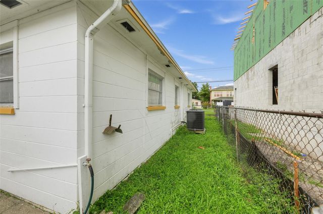 3913 W CASS STREET, Tampa, FL 33609