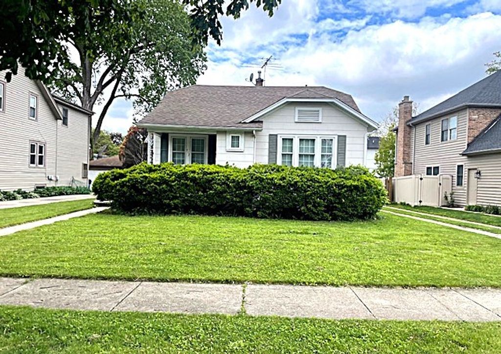 412 S Rex Boulevard, Elmhurst, IL 60126
