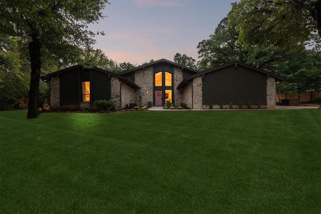 1100 Oak Tree Drive, Edmond, OK 73025
