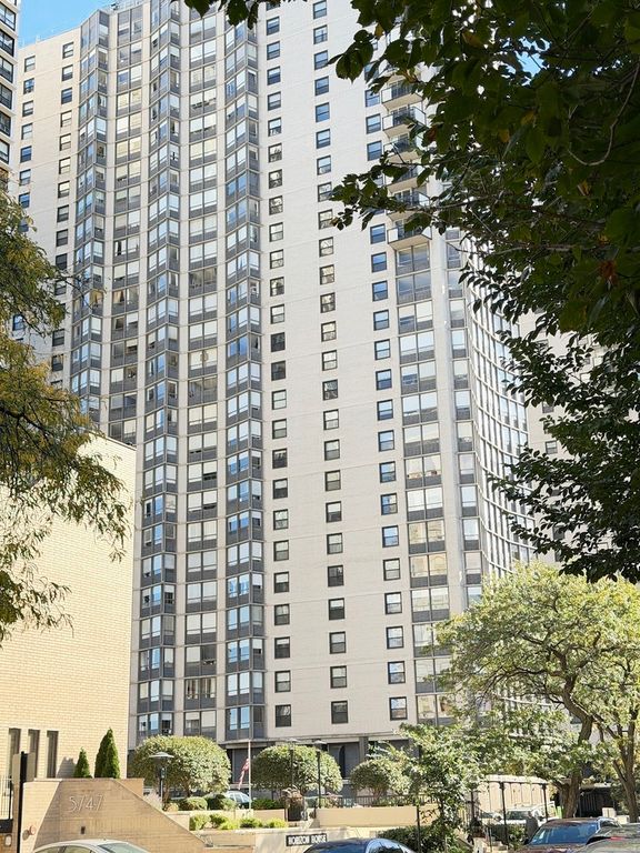 5701 N Sheridan Road CO3, Chicago, IL 60640