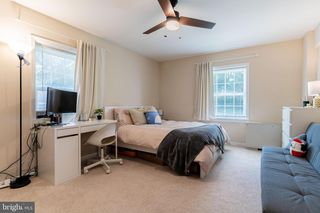 3334 SPRING LN #B-12, Falls Church, VA 22041