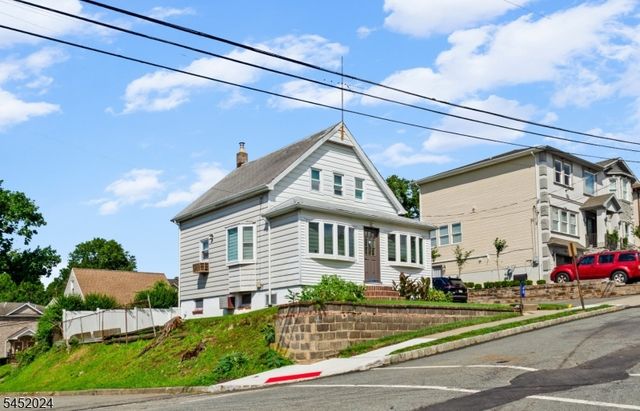 48 Cedarhurst Ave, Woodland Park, NJ 07424