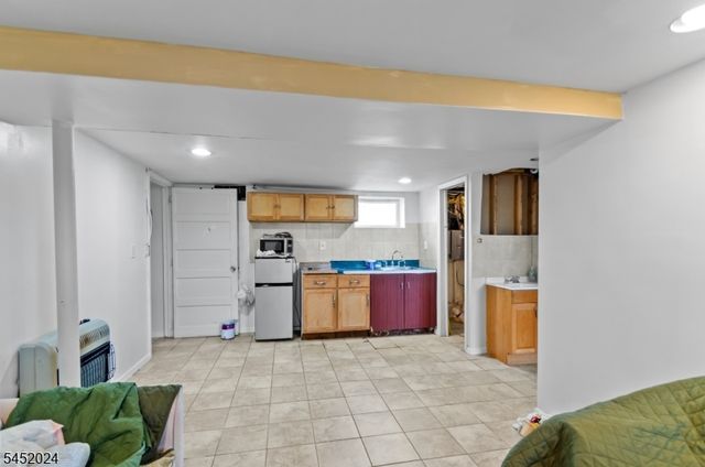 48 Cedarhurst Ave, Woodland Park, NJ 07424