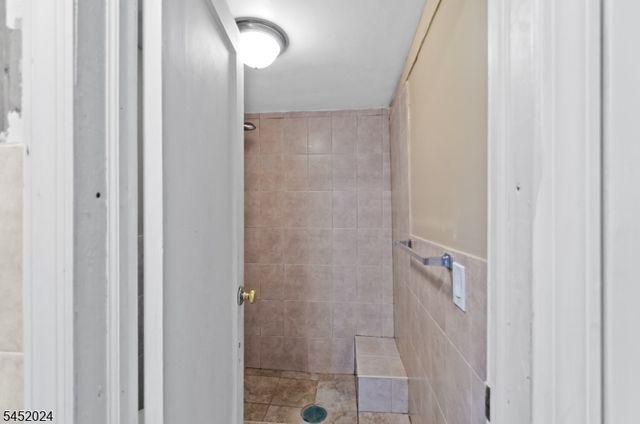 48 Cedarhurst Ave, Woodland Park, NJ 07424