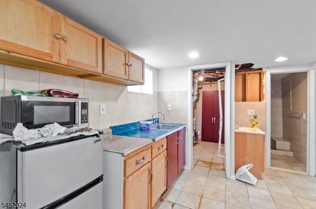48 Cedarhurst Ave, Woodland Park, NJ 07424