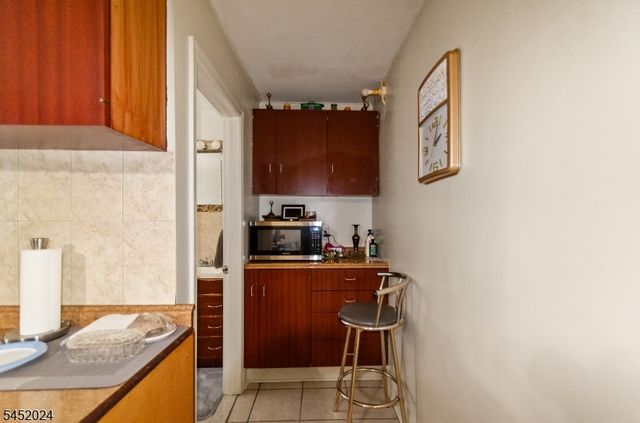 48 Cedarhurst Ave, Woodland Park, NJ 07424