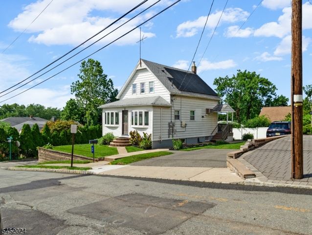 48 Cedarhurst Ave, Woodland Park, NJ 07424
