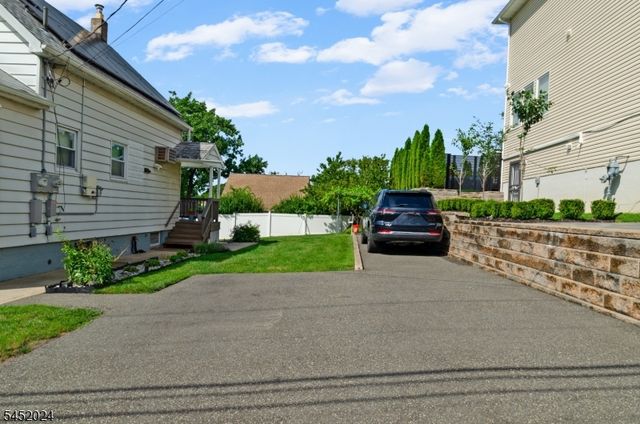 48 Cedarhurst Ave, Woodland Park, NJ 07424