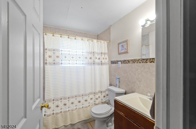 48 Cedarhurst Ave, Woodland Park, NJ 07424