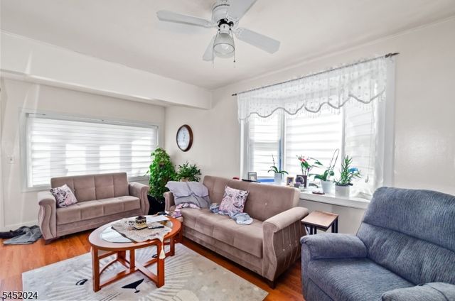 48 Cedarhurst Ave, Woodland Park, NJ 07424