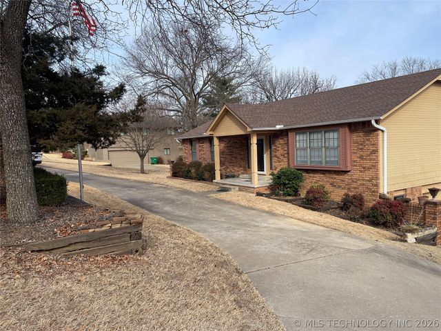 1511 Luker Lane, Sapulpa, OK 74066