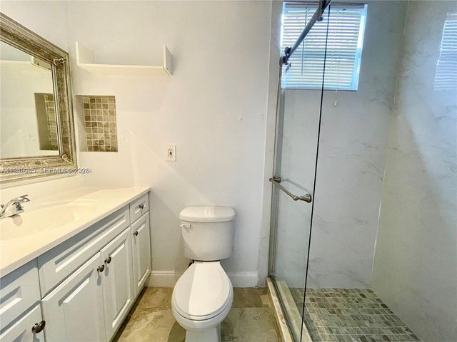 712 SW 5th Court 3, Hallandale Beach, FL 33009