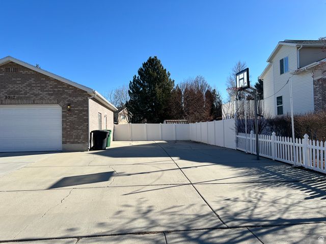 8317 S SPRATLING DR, West Jordan, UT 84081