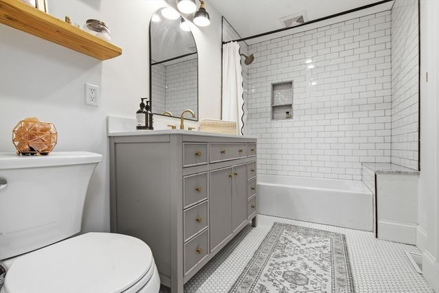 255 Gold St 2, Boston, MA 02127