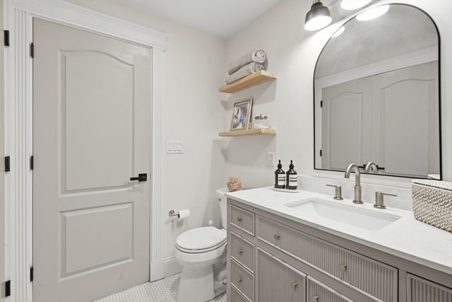 255 Gold St 2, Boston, MA 02127