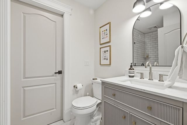 255 Gold St 2, Boston, MA 02127