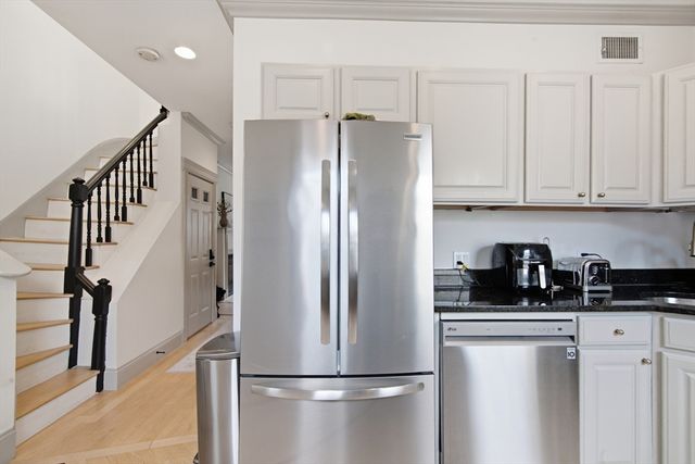 255 Gold St 2, Boston, MA 02127