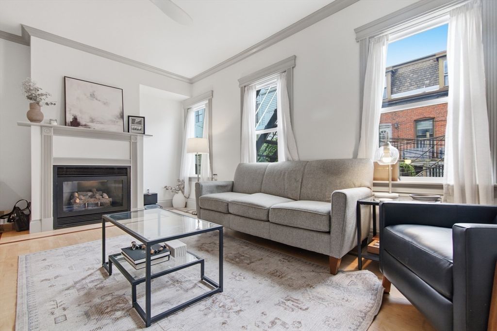 255 Gold St 2, Boston, MA 02127