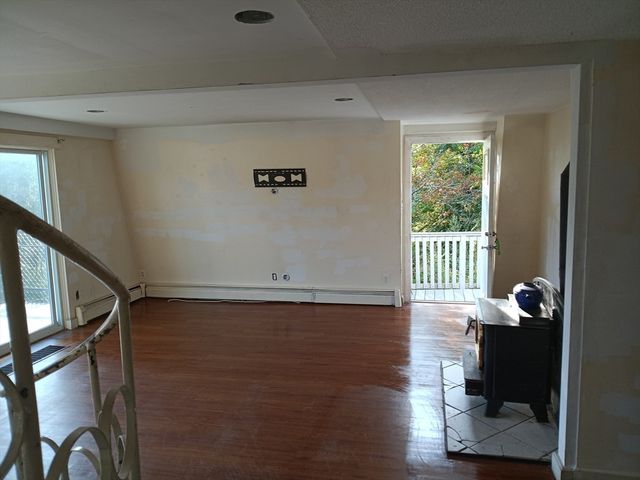 44 Valley Rd, Lynn, MA 01902