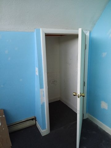 44 Valley Rd, Lynn, MA 01902