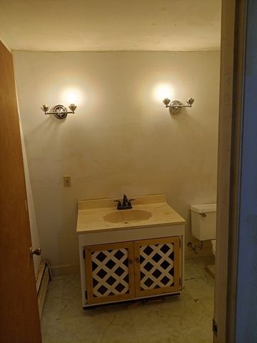 44 Valley Rd, Lynn, MA 01902