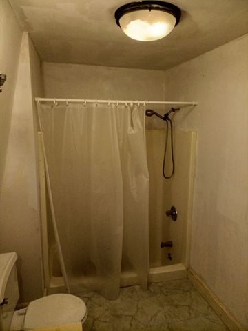 44 Valley Rd, Lynn, MA 01902