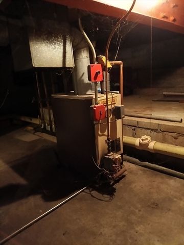 44 Valley Rd, Lynn, MA 01902