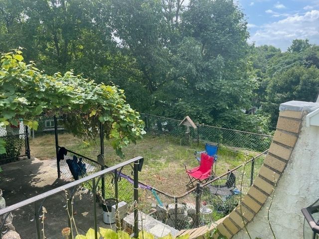 44 Valley Rd, Lynn, MA 01902