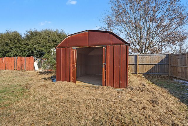 404 Kaci Jo Drive, Mabank, TX 75147