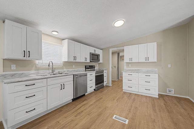 404 Kaci Jo Drive, Mabank, TX 75147