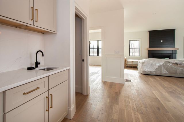 37 Richards Rd A, Hull, MA 02045