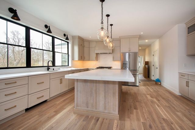 37 Richards Rd A, Hull, MA 02045