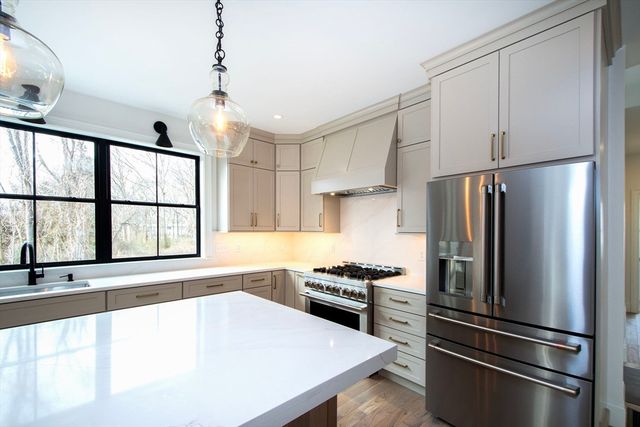 37 Richards Rd A, Hull, MA 02045