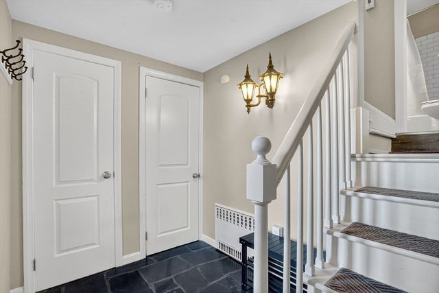 37 Captain Rd, Longmeadow, MA 01106