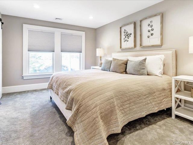 17 Adam Lane, Westhampton Beach, NY 11978