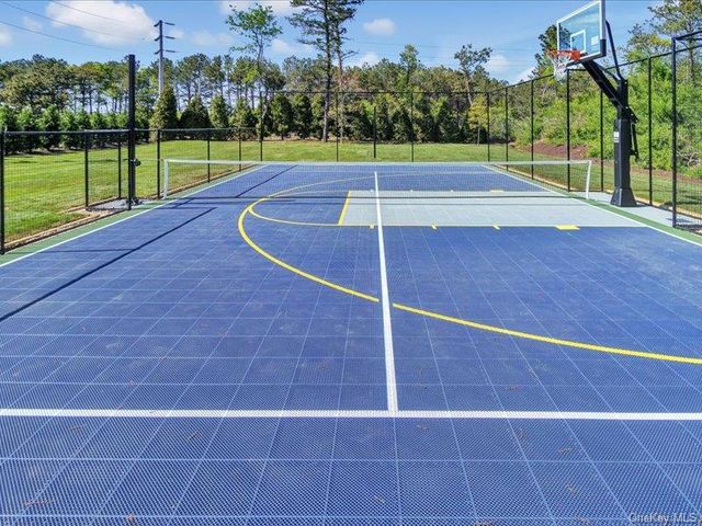 17 Adam Lane, Westhampton Beach, NY 11978