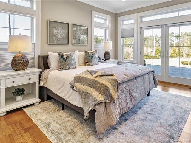 17 Adam Lane, Westhampton Beach, NY 11978