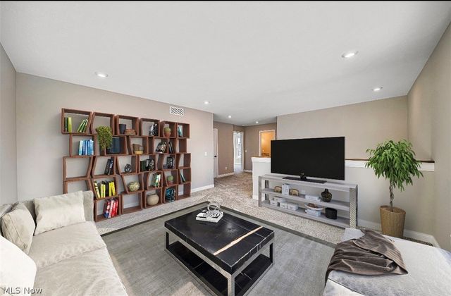 9147 Dove Lane, Mentor, OH 44060